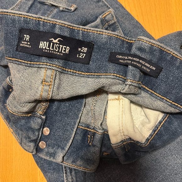 Hollister Curvy Ultra High-Rise Paper-Bag Mom Jeans (Size 7 Regular) - Picture 5 of 6